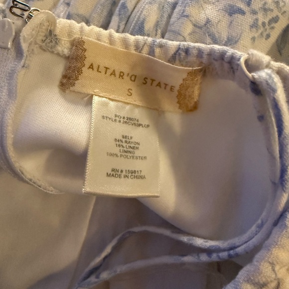 Altar’d State blue and white floral mini dress - Picture 4 of 4